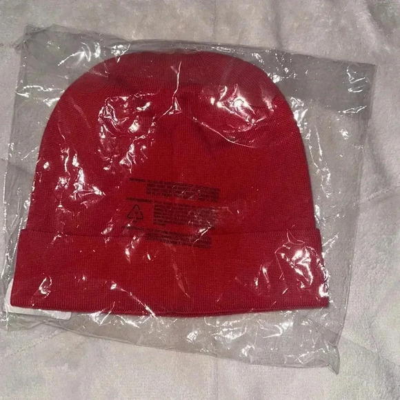 Givenchy Cuffed Logo Beanie - Picture 4 of 4